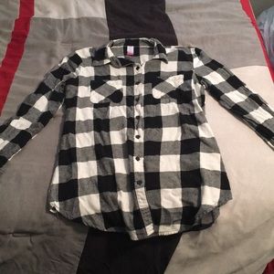 Women’s Medium B&W flannel